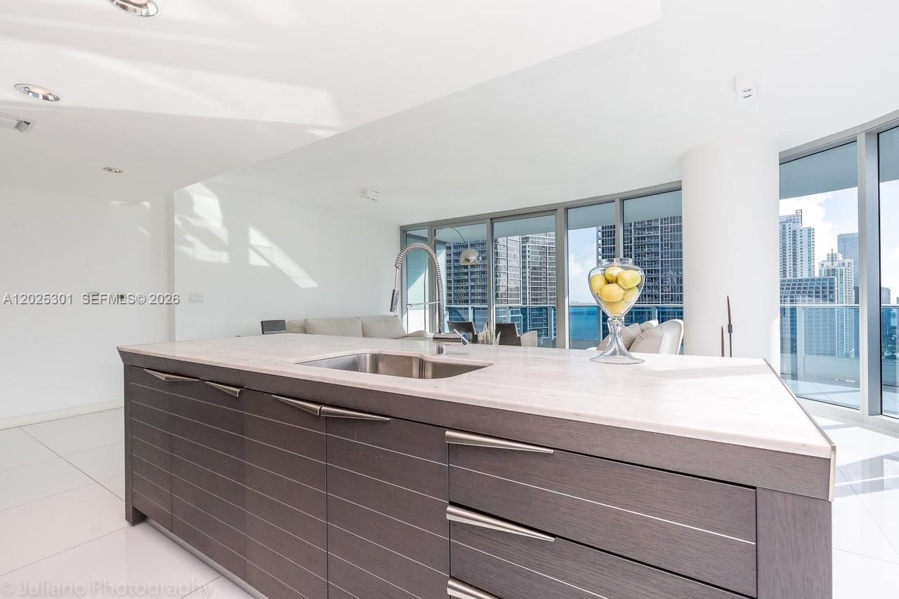 200 Biscayne Boulevard Way #3102, Miami FL 33131