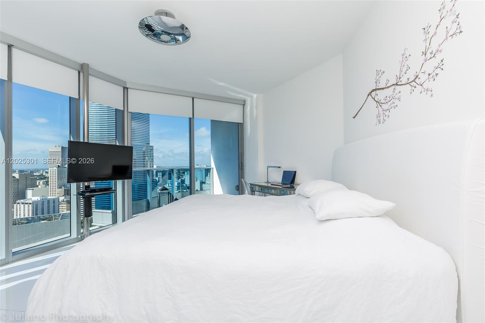 200 Biscayne Boulevard Way #3102, Miami FL 33131