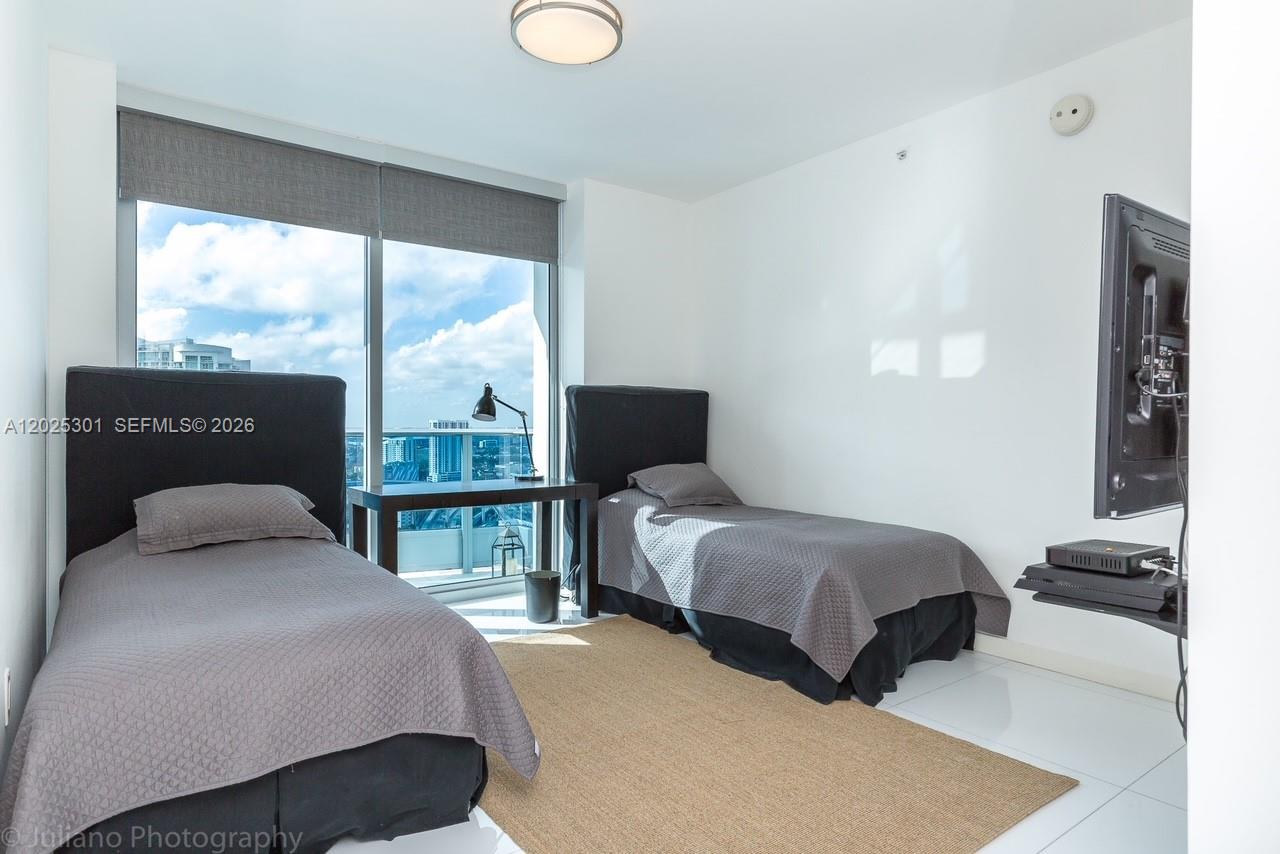 200 Biscayne Boulevard Way #3102, Miami FL 33131
