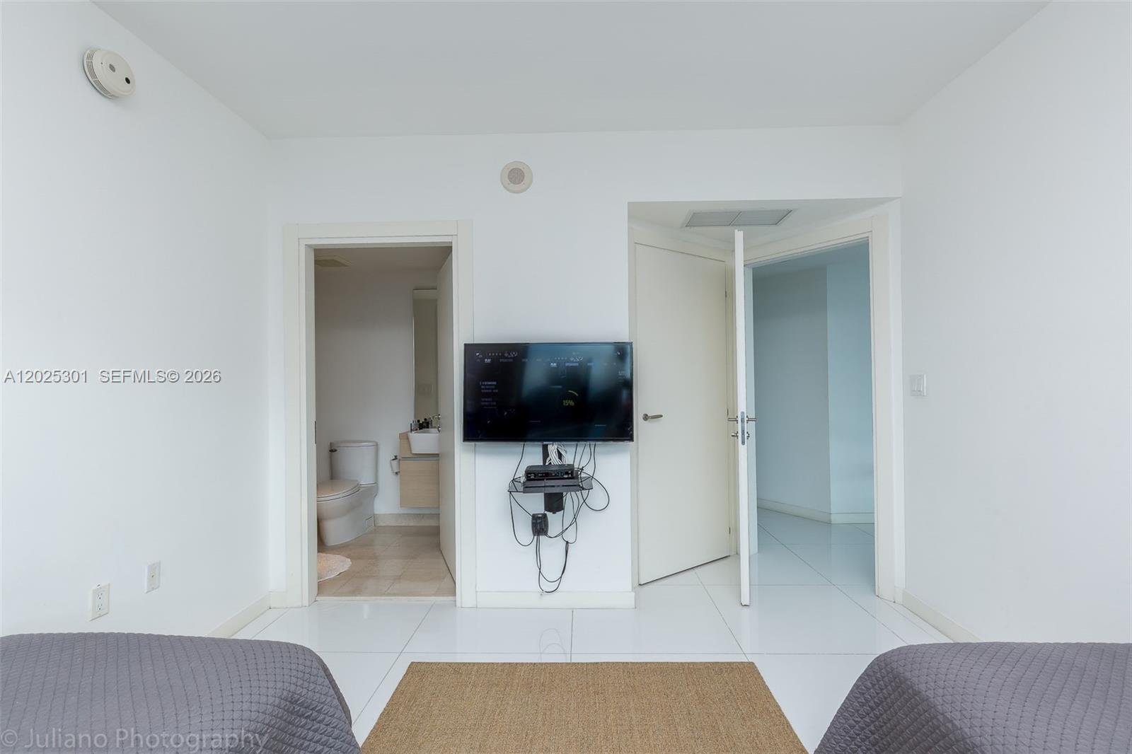 200 Biscayne Boulevard Way #3102, Miami FL 33131
