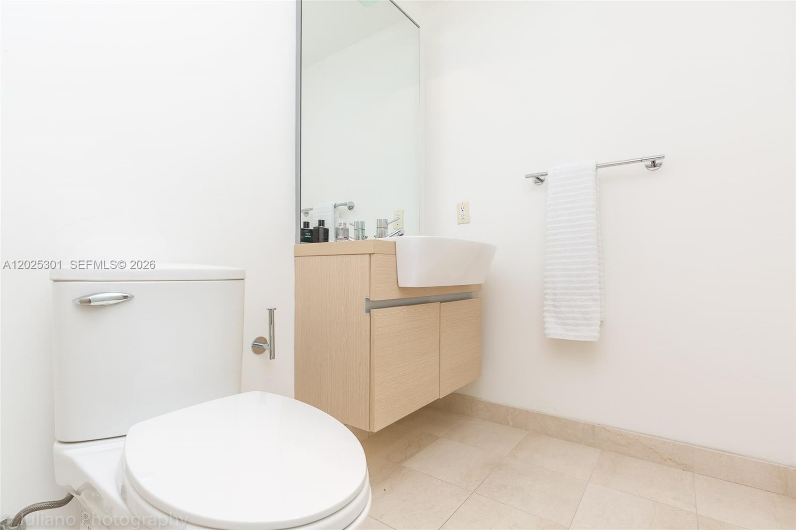200 Biscayne Boulevard Way #3102, Miami FL 33131