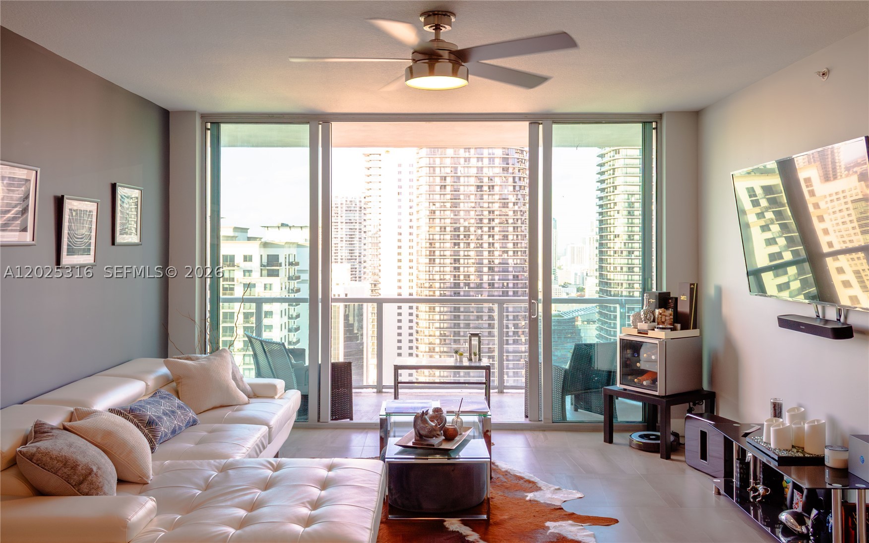 1111 SW 1st Ave #PH3822, Miami FL 33130