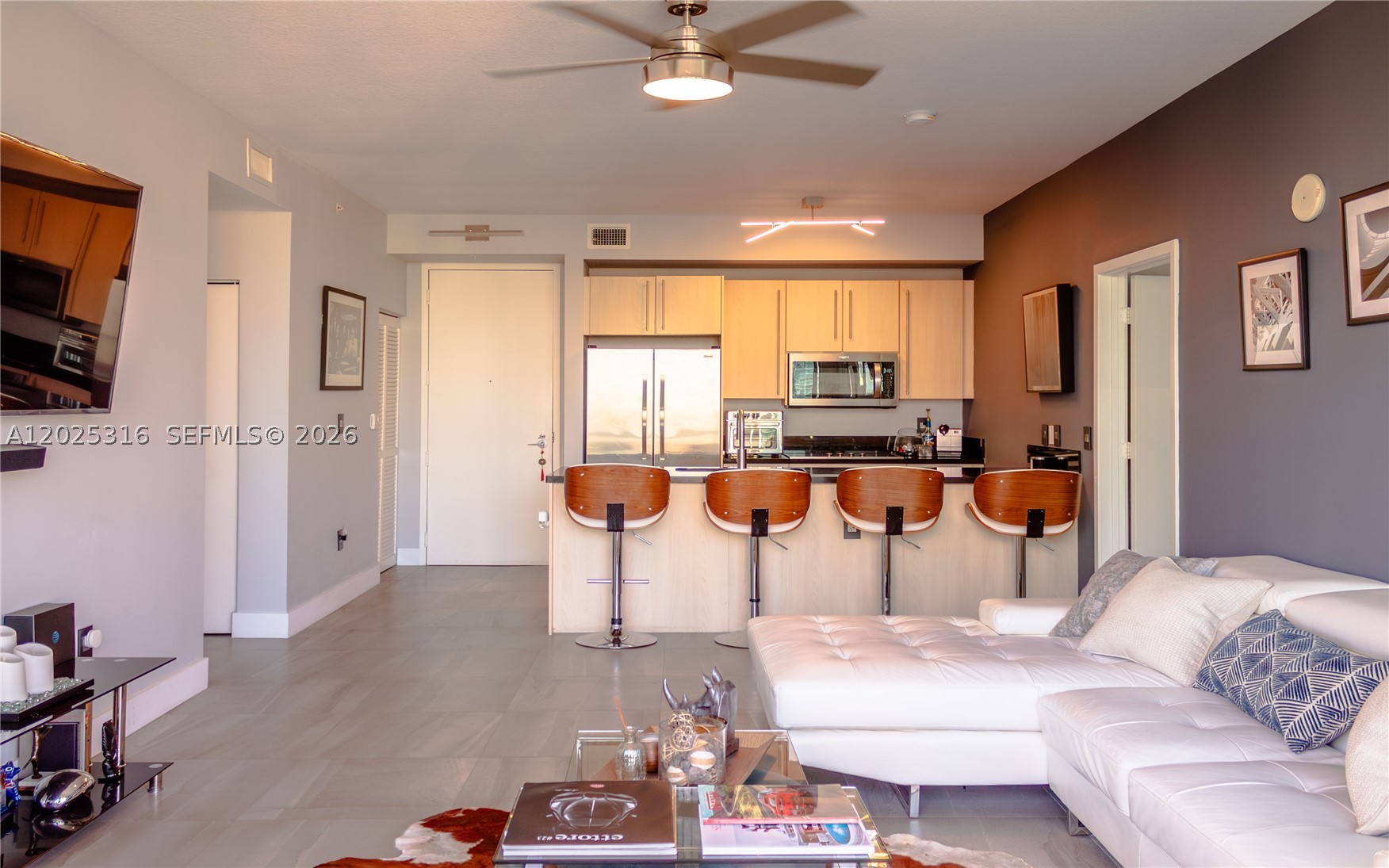 1111 SW 1st Ave #PH3822, Miami FL 33130