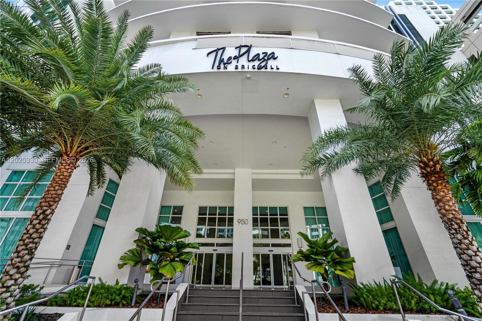 950 Brickell Bay Dr #5210, Miami FL 33131