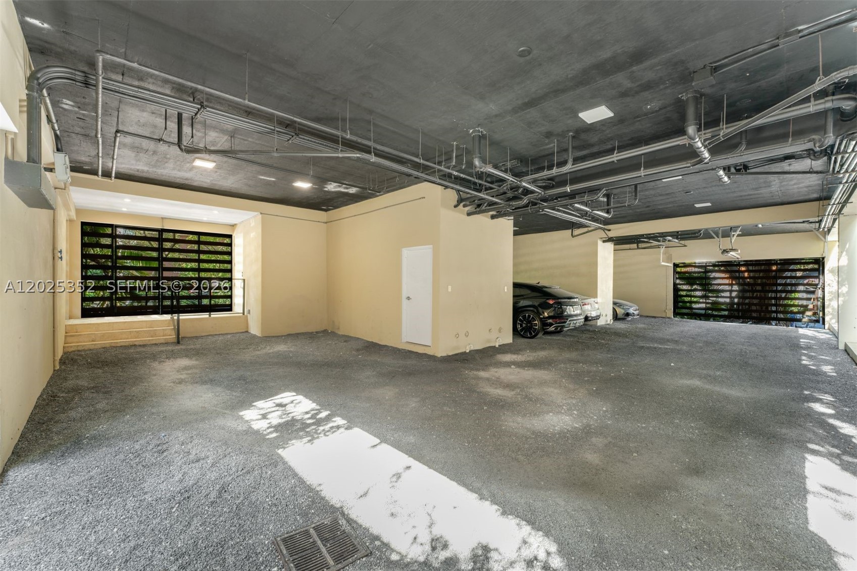 1525 Bay Rd, Miami Beach FL 33139