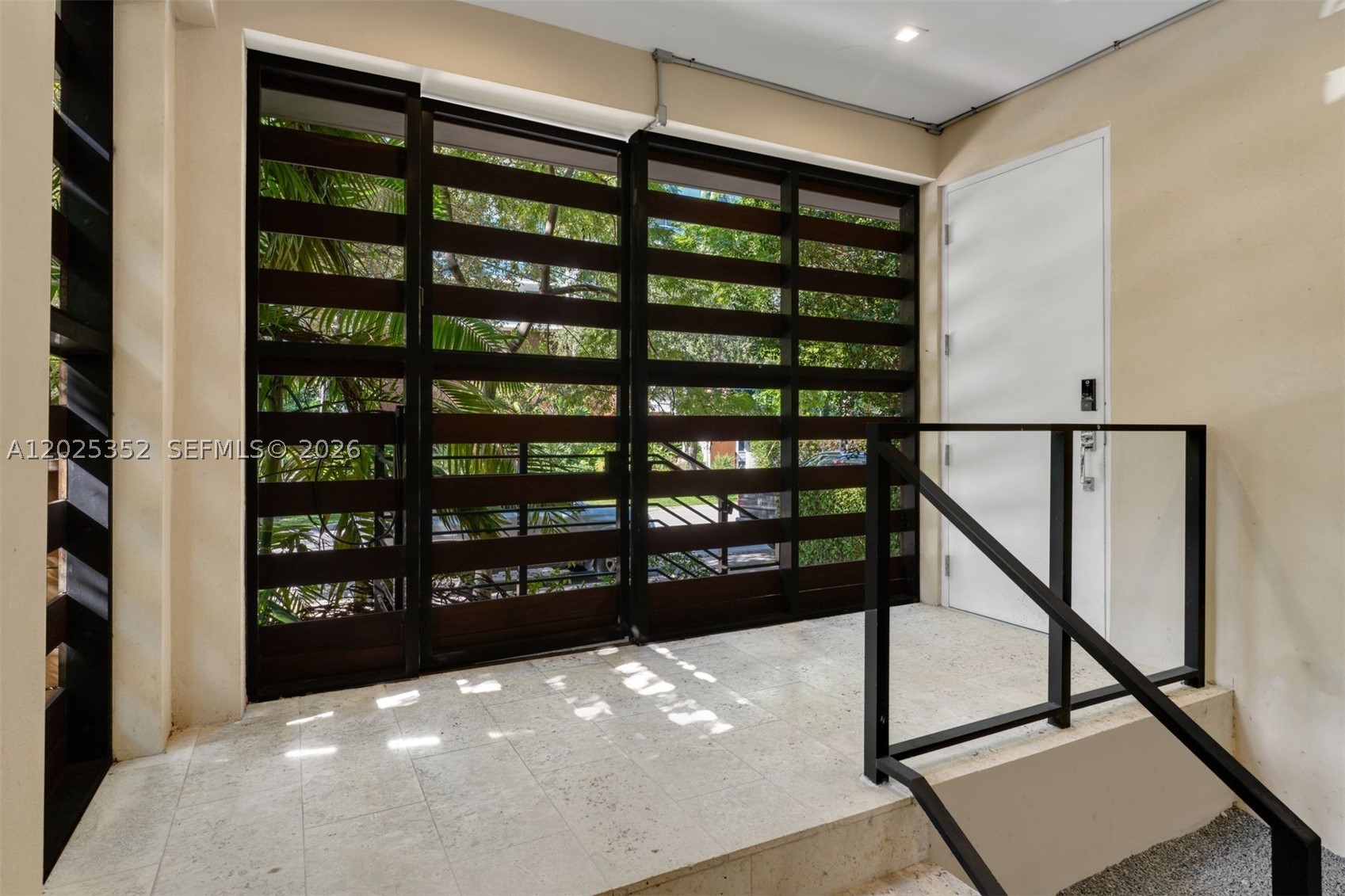 1525 Bay Rd, Miami Beach FL 33139