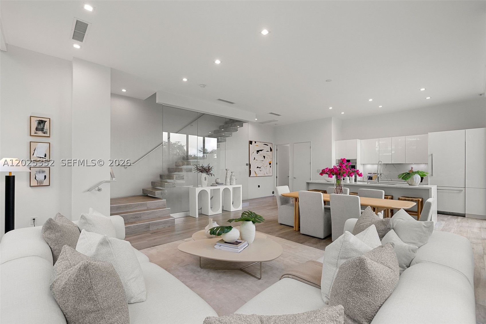1525 Bay Rd, Miami Beach FL 33139