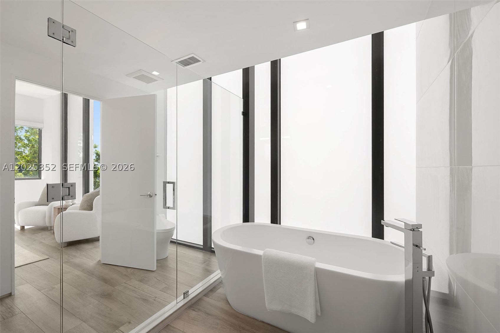 1525 Bay Rd, Miami Beach FL 33139