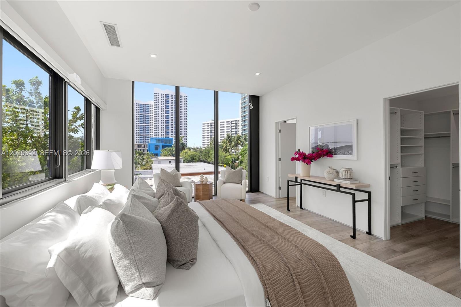 1525 Bay Rd, Miami Beach FL 33139