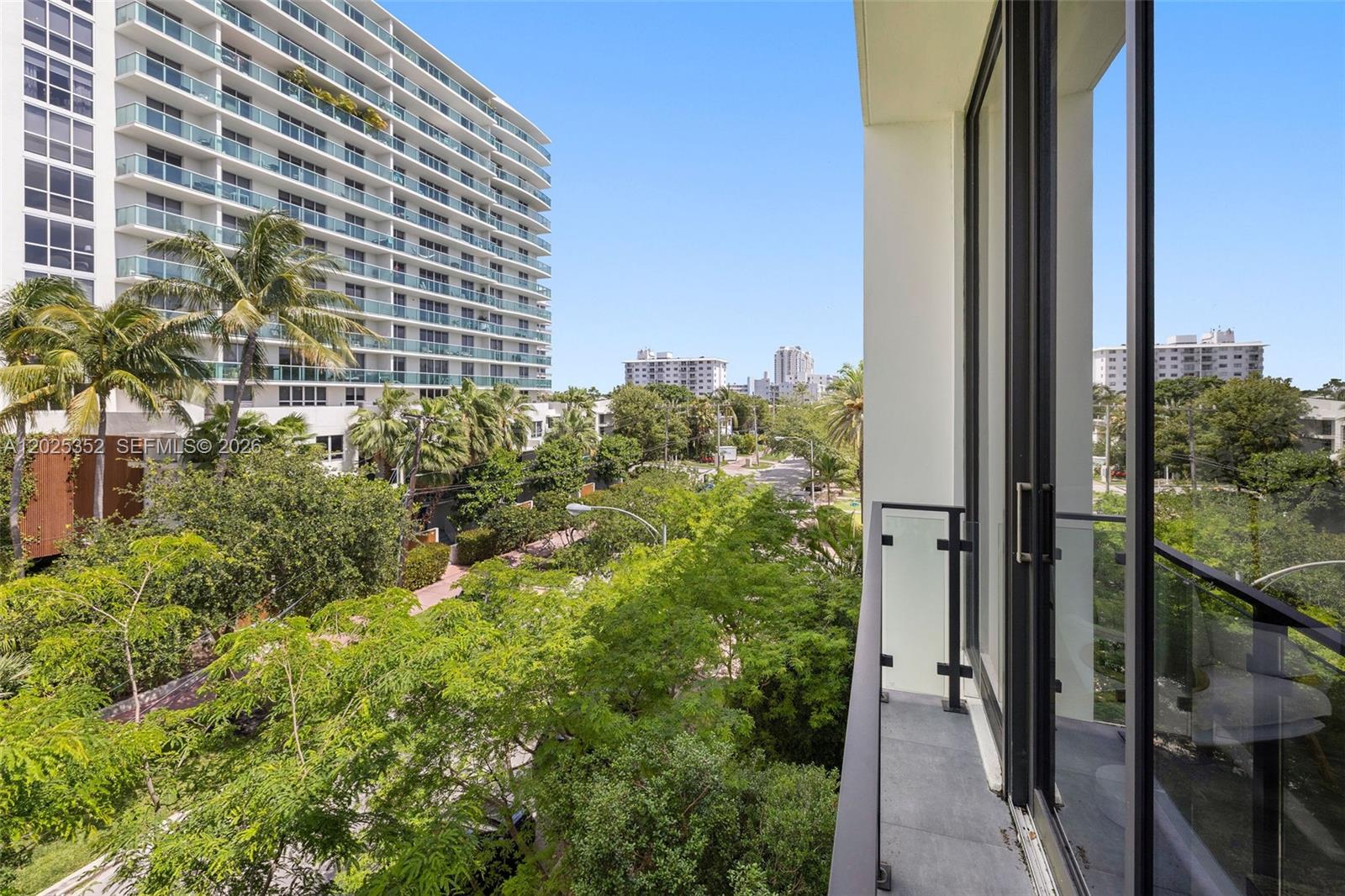 1525 Bay Rd, Miami Beach FL 33139
