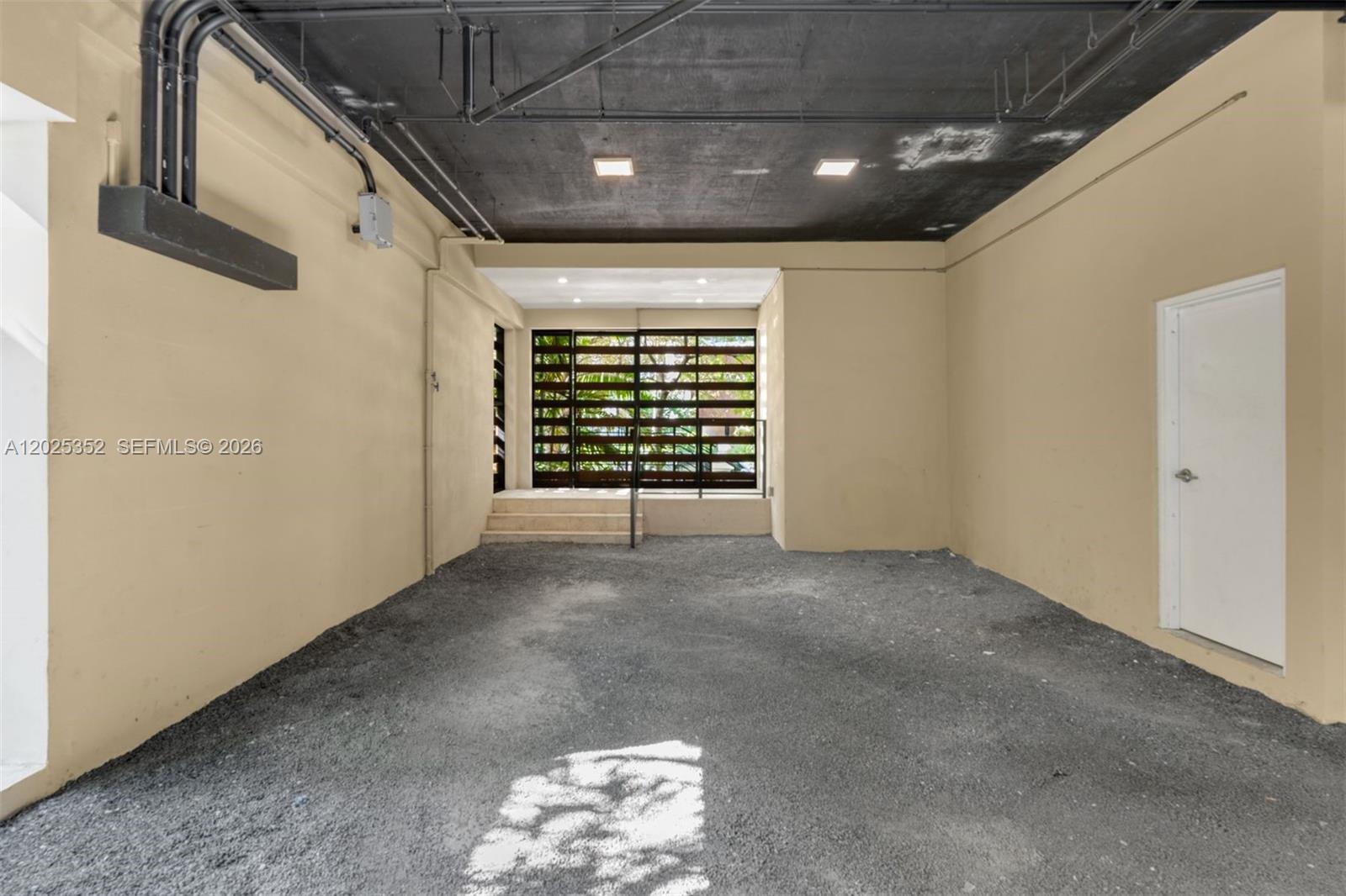 1525 Bay Rd, Miami Beach FL 33139