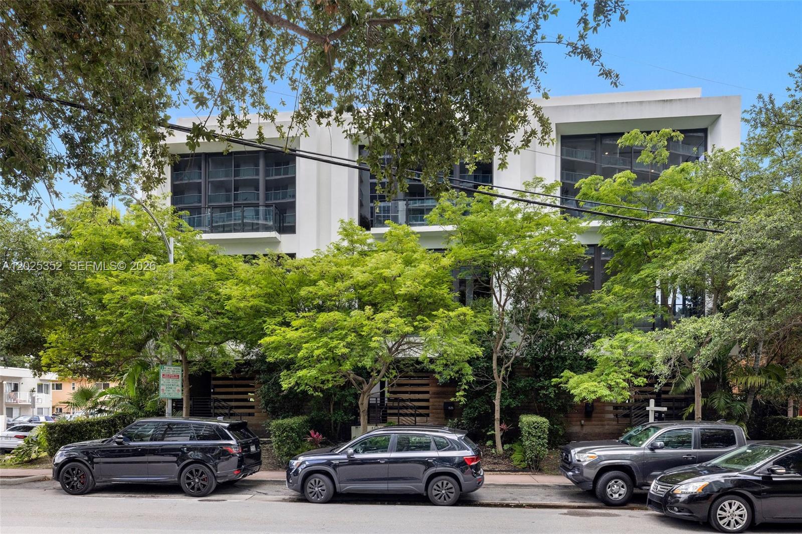1525 Bay Rd, Miami Beach FL 33139