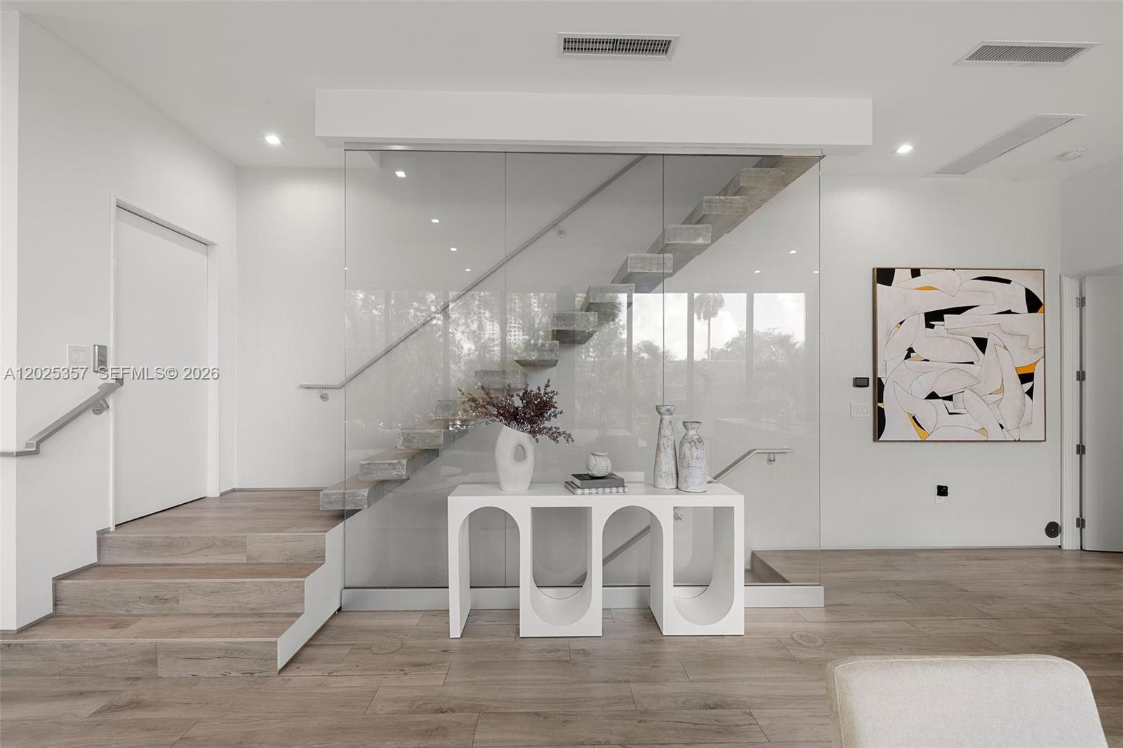 1525 Bay Rd #1525, Miami Beach FL 33139