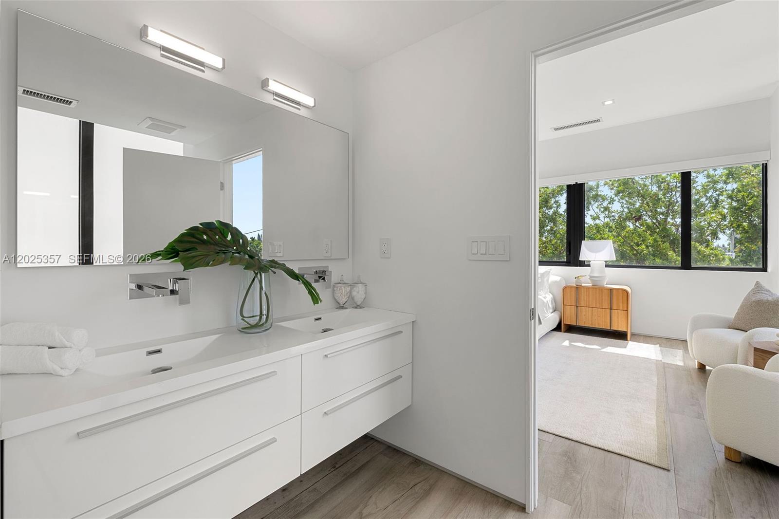 1525 Bay Rd #1525, Miami Beach FL 33139