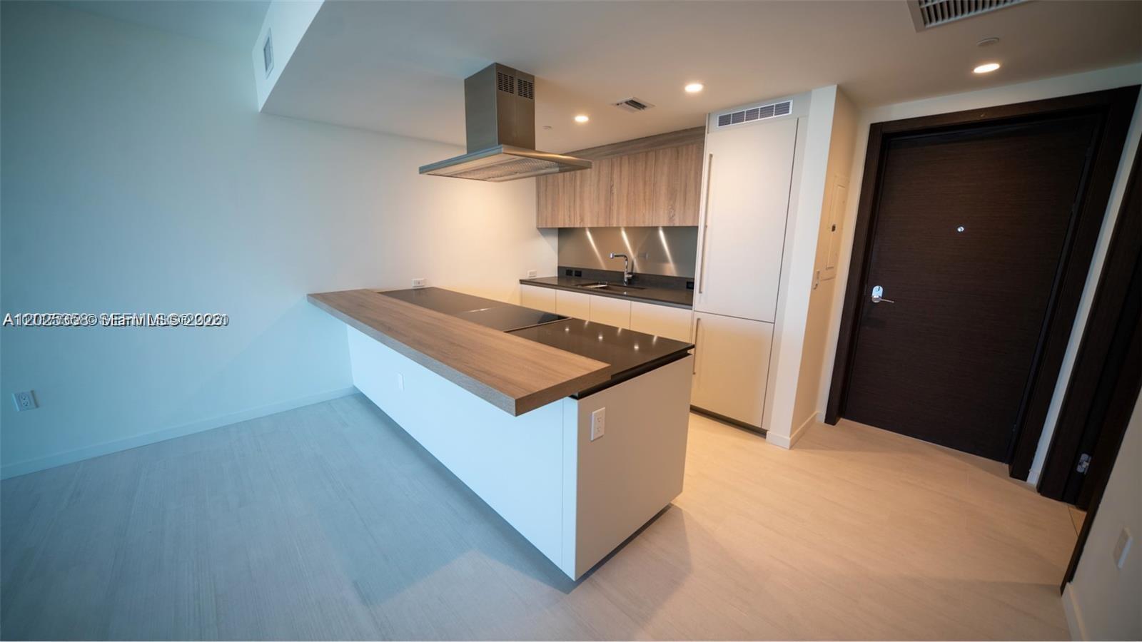 1000 Brickell Plz #3411, Miami FL 33131