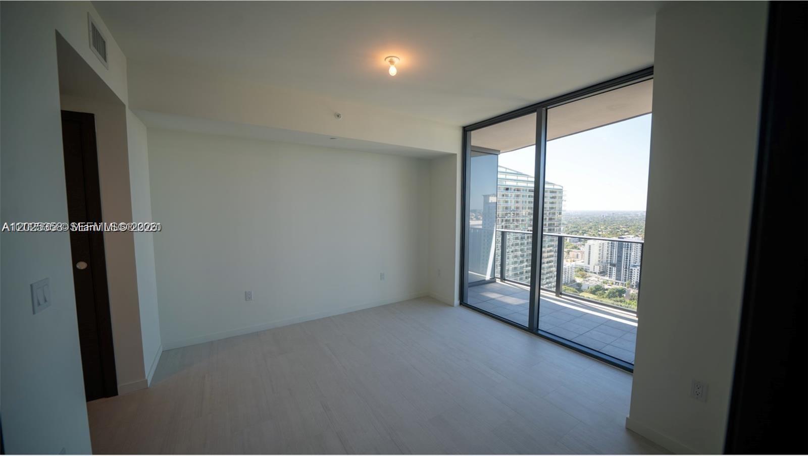 1000 Brickell Plz #3411, Miami FL 33131