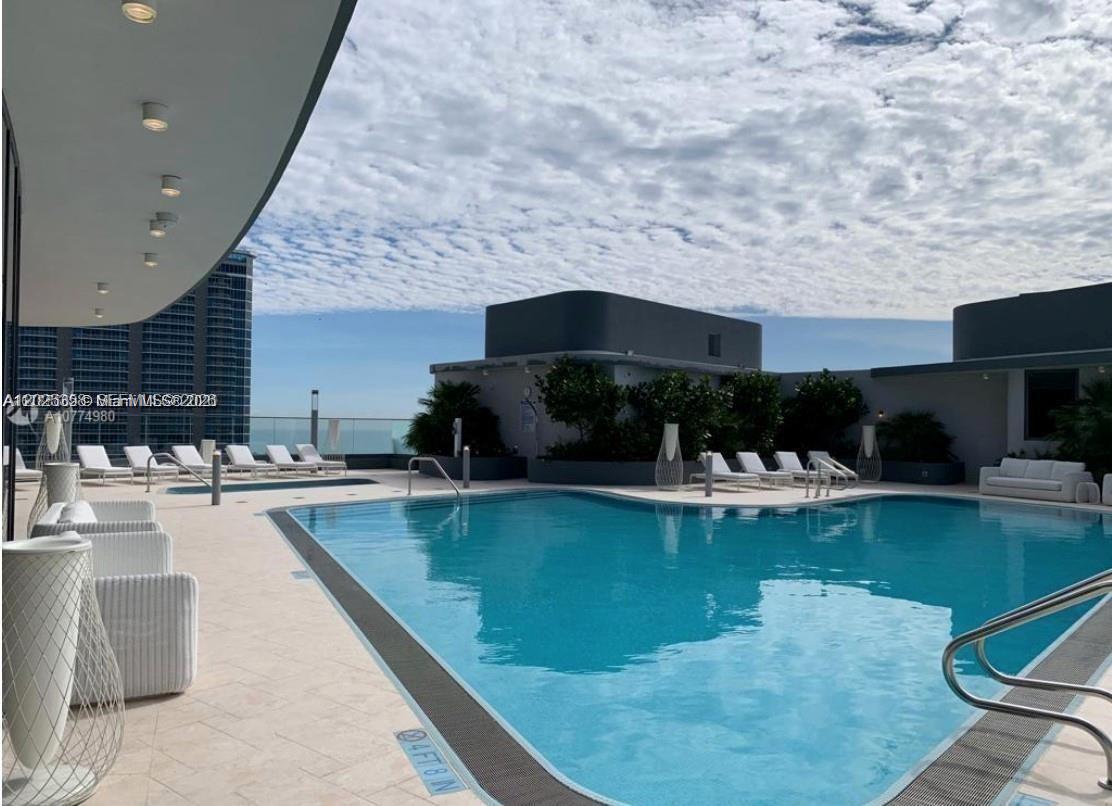 1000 Brickell Plz #3411, Miami FL 33131