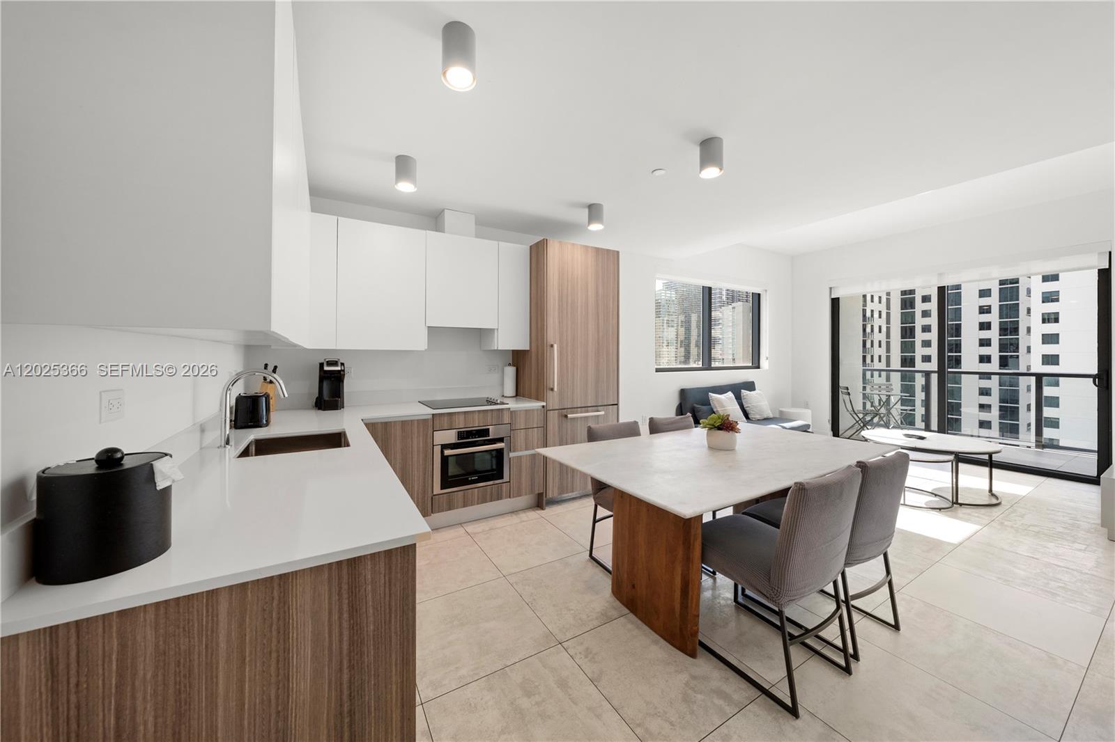 239 SW 9th St #1701, Miami FL 33130