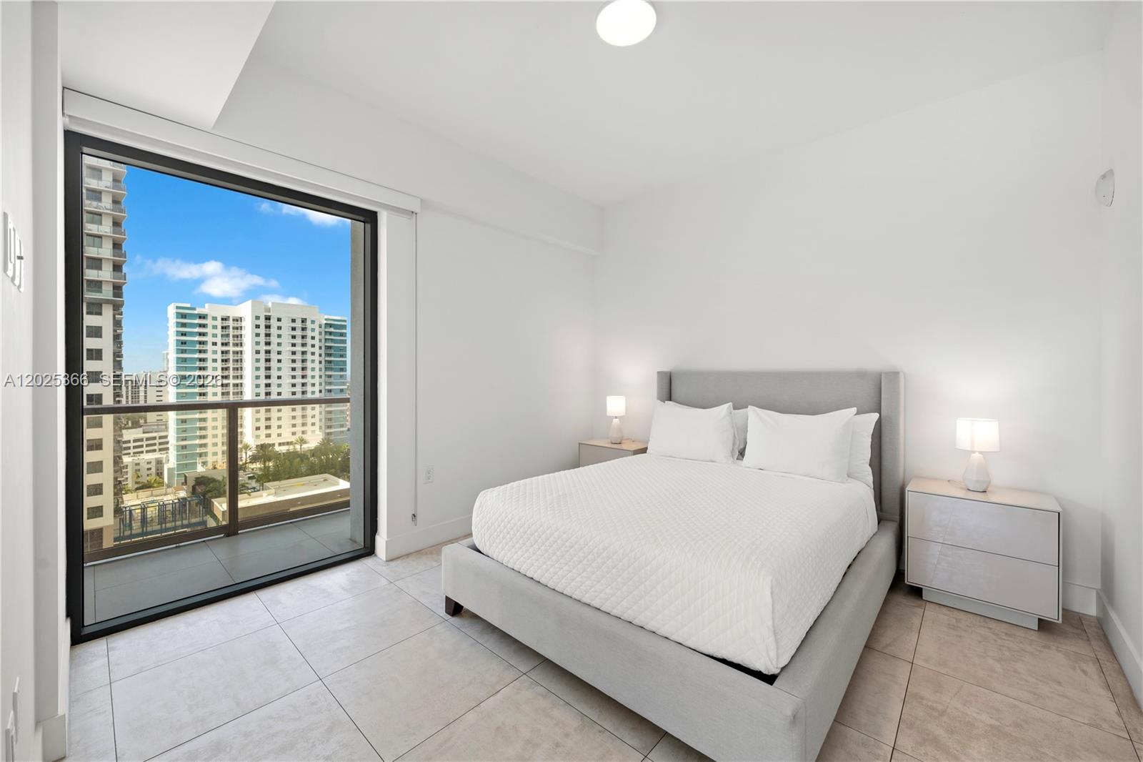 239 SW 9th St #1701, Miami FL 33130