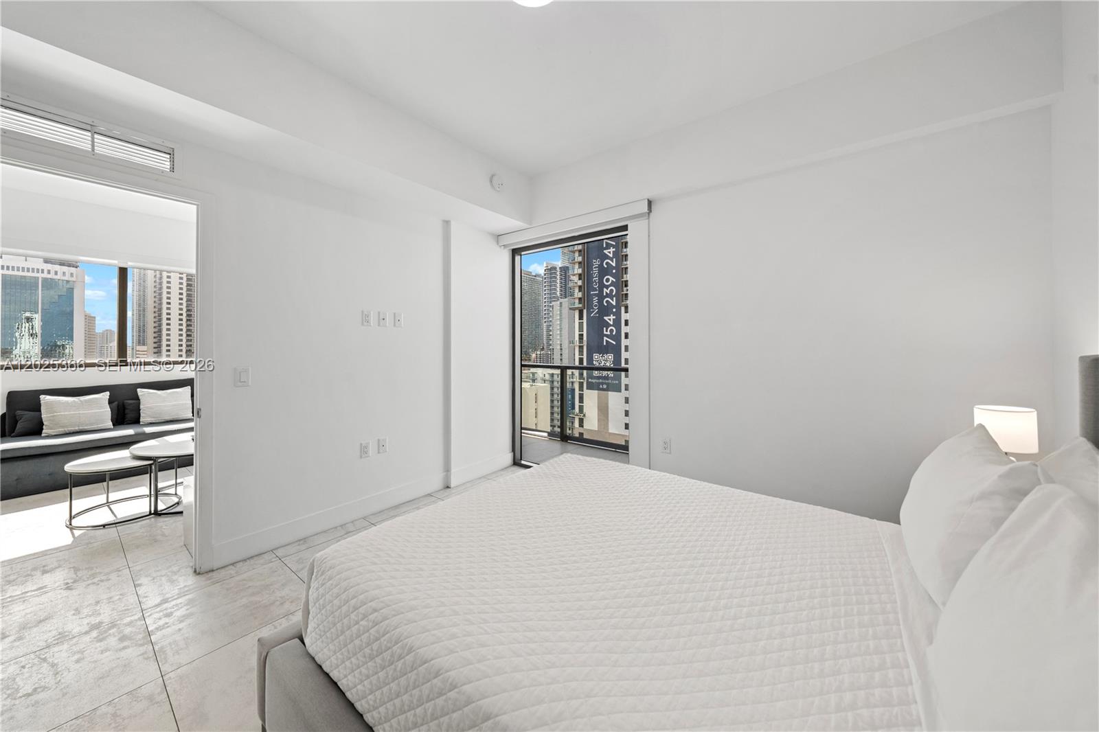 239 SW 9th St #1701, Miami FL 33130