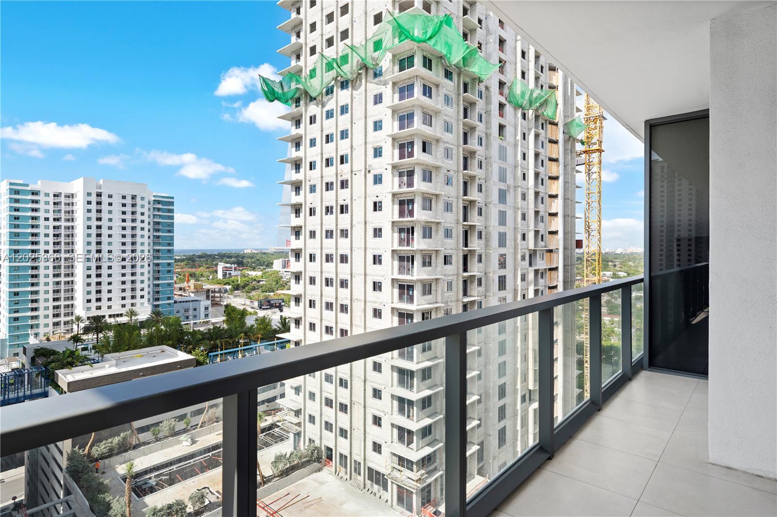 239 SW 9th St #1701, Miami FL 33130