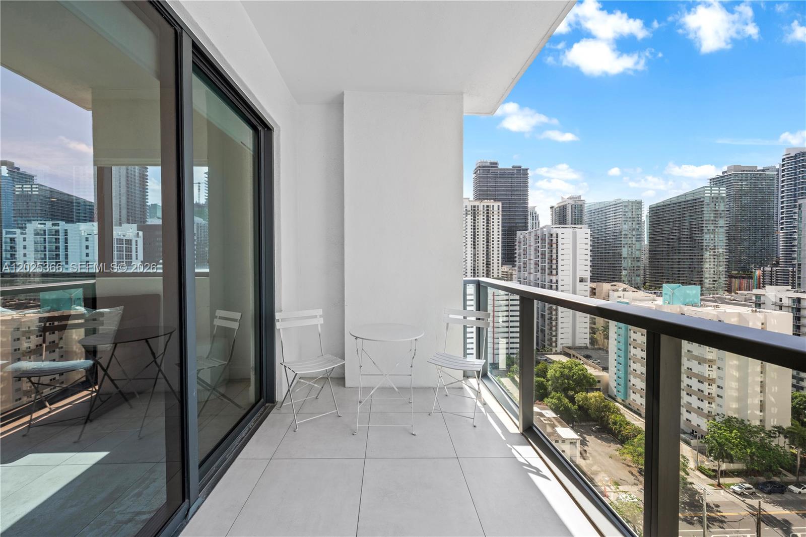 239 SW 9th St #1701, Miami FL 33130