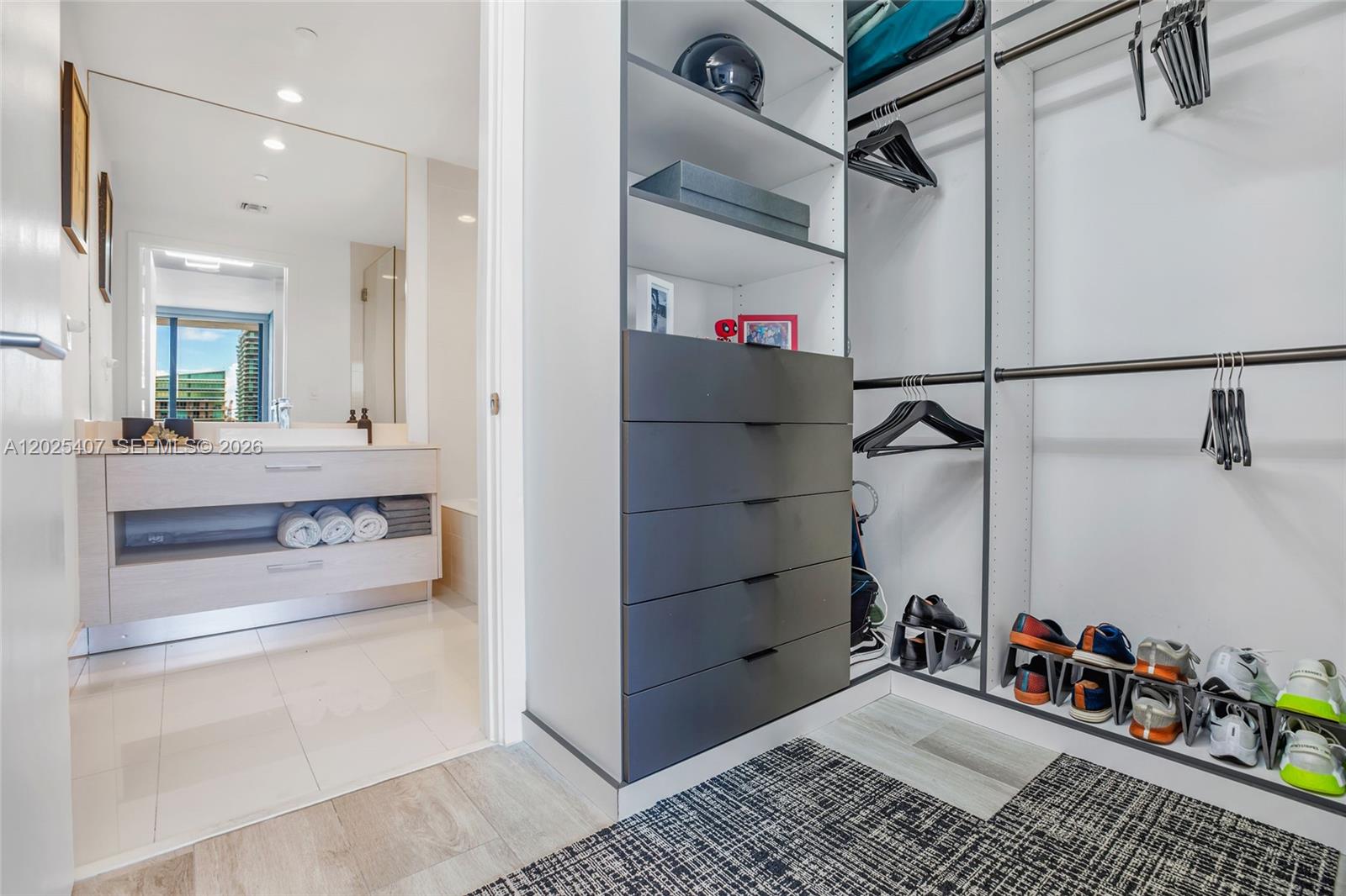 55 SW 9th St #3205, Miami FL 33130