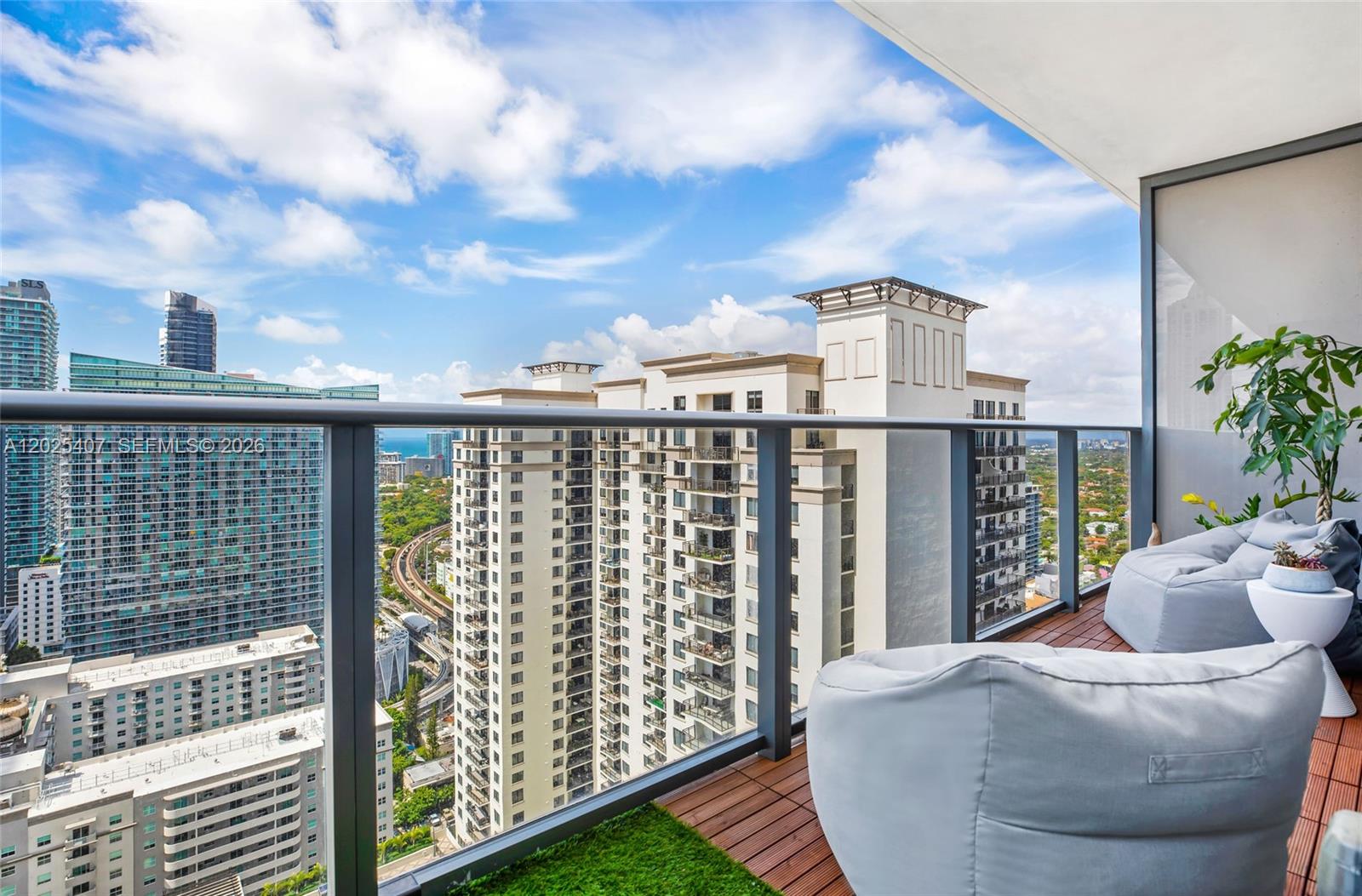 55 SW 9th St #3205, Miami FL 33130