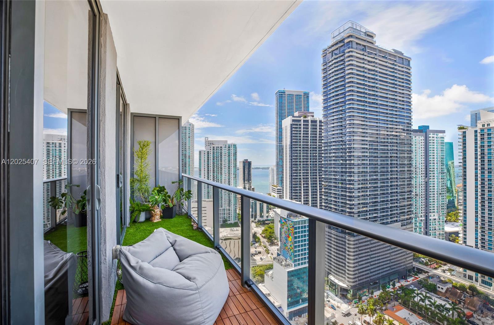 55 SW 9th St #3205, Miami FL 33130
