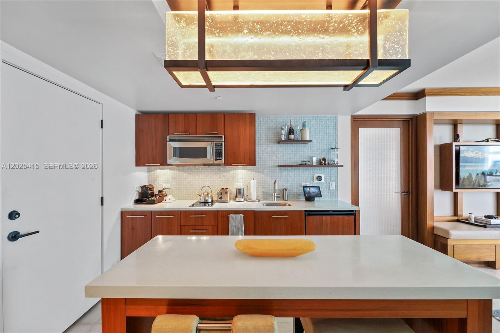 6801 Collins Ave #708, Miami Beach FL 33141
