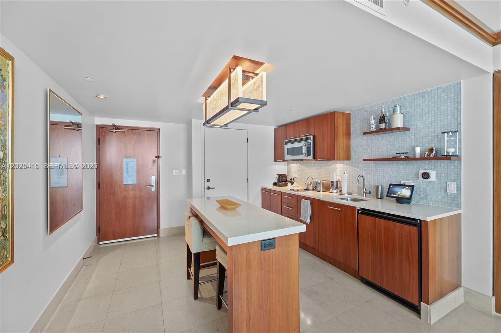 6801 Collins Ave #708, Miami Beach FL 33141