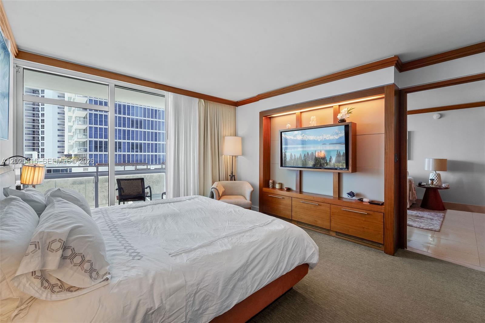 6801 Collins Ave #708, Miami Beach FL 33141