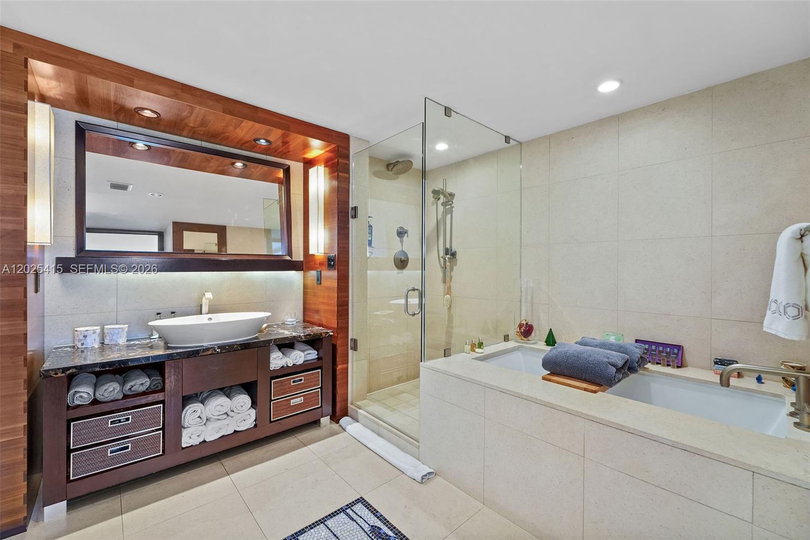 6801 Collins Ave #708, Miami Beach FL 33141
