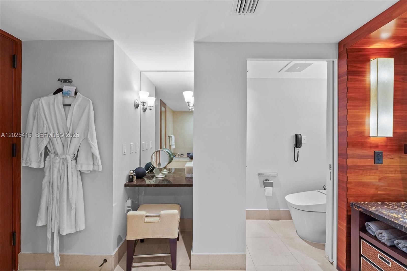 6801 Collins Ave #708, Miami Beach FL 33141