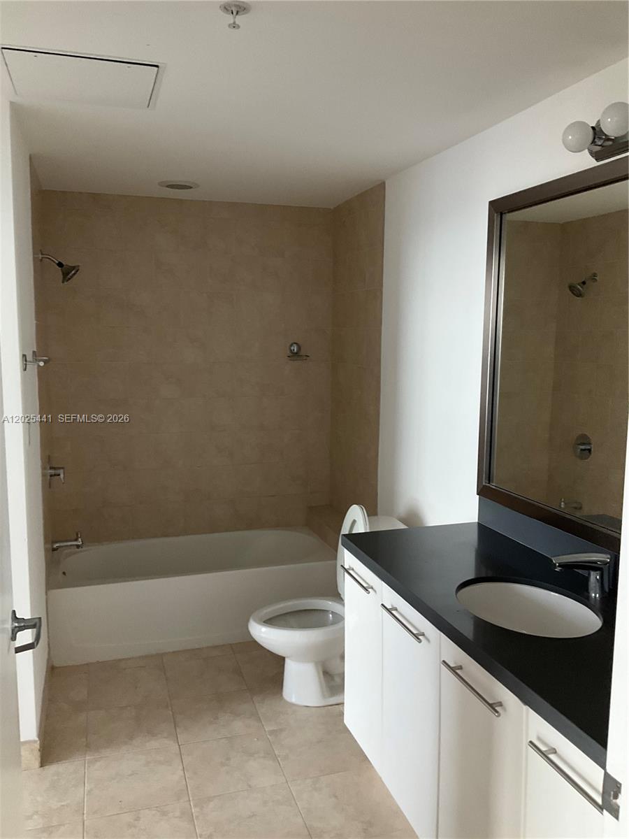 90 SW 3rd St #3708, Miami FL 33130