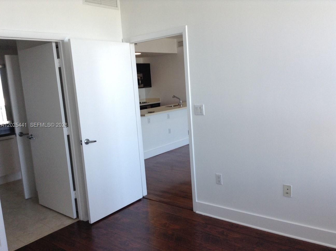 90 SW 3rd St #3708, Miami FL 33130