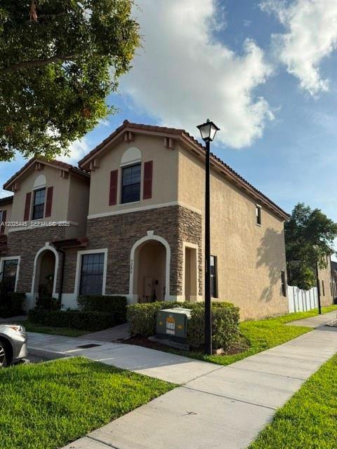 9286 W 33rd Ln, Hialeah FL 33018