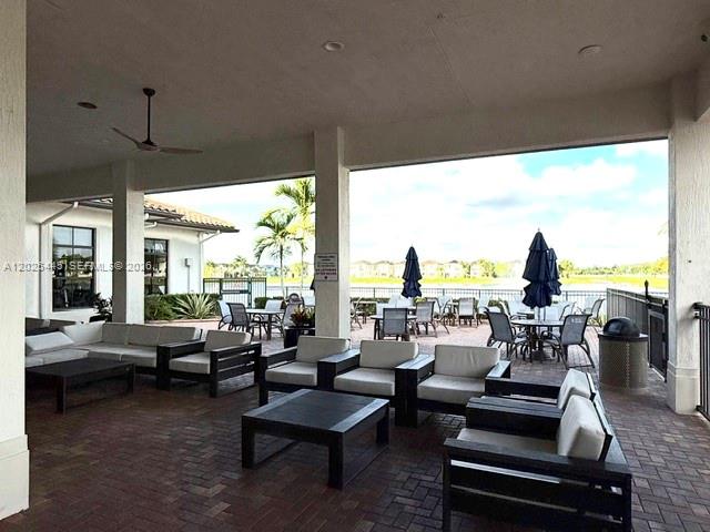 9286 W 33rd Ln, Hialeah FL 33018