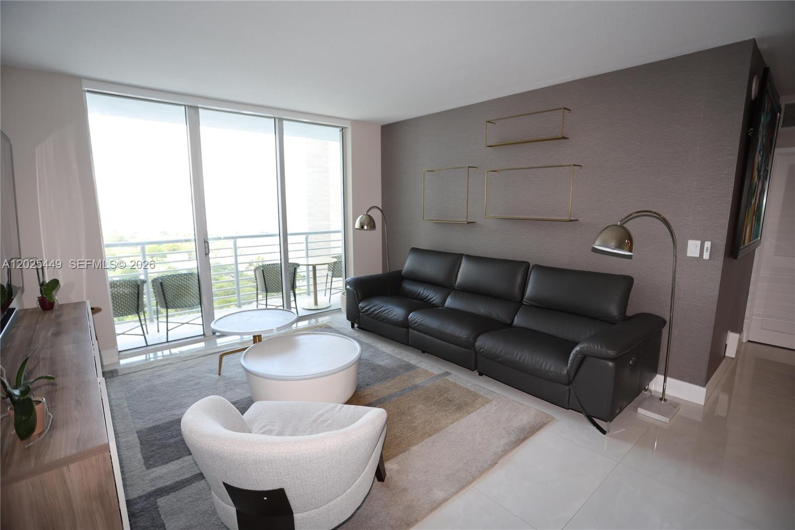 325 S Biscayne Blvd #1822, Miami FL 33131