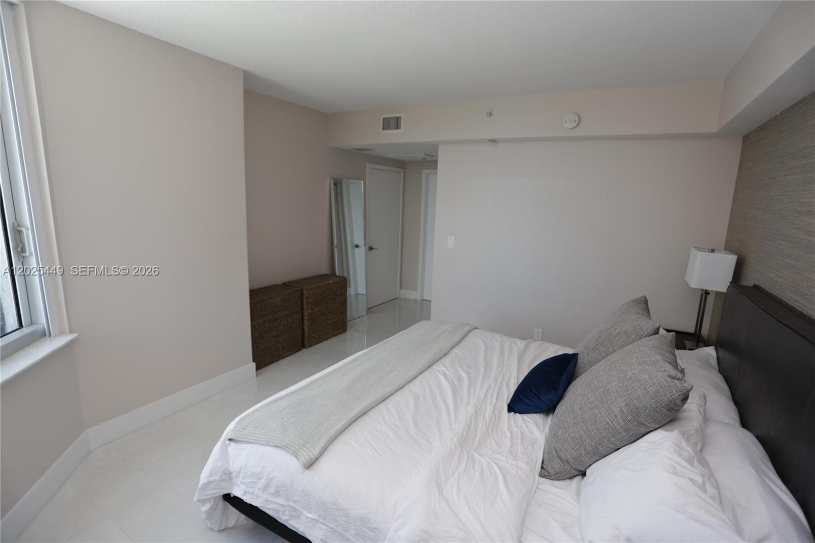 325 S Biscayne Blvd #1822, Miami FL 33131