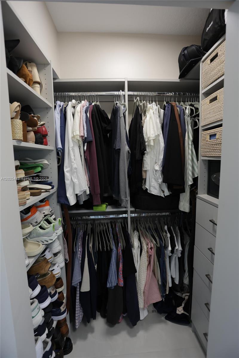 325 S Biscayne Blvd #1822, Miami FL 33131