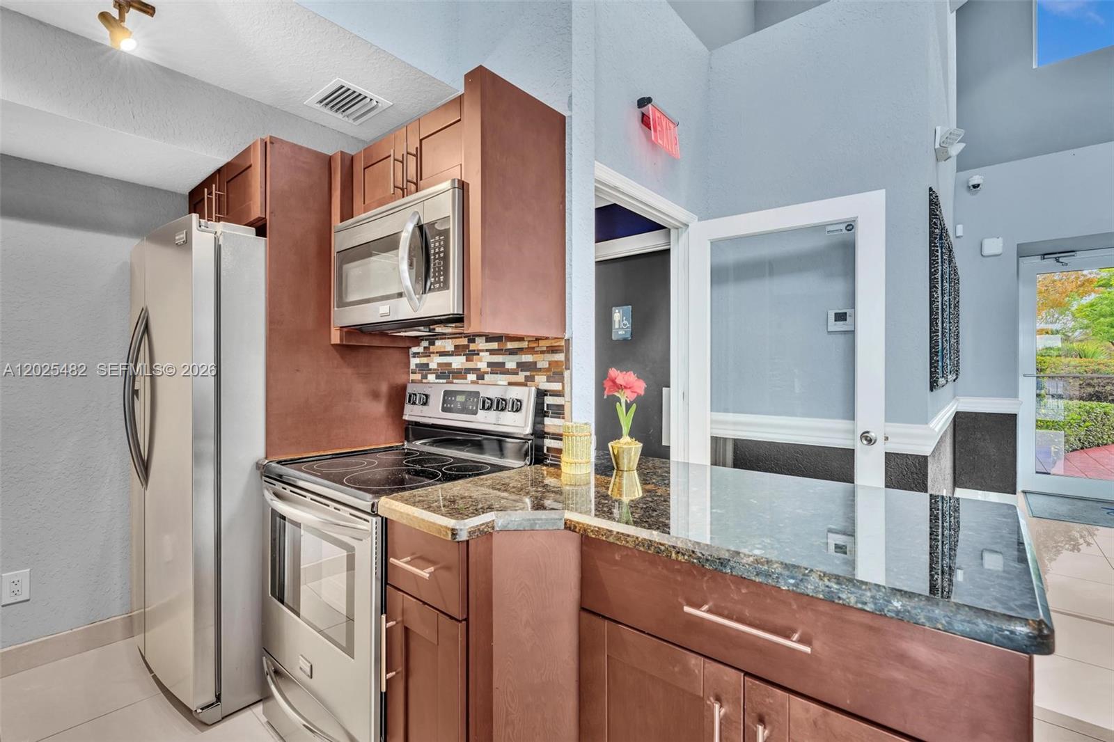 3417 NW 44th St #101, Oakland Park FL 33309