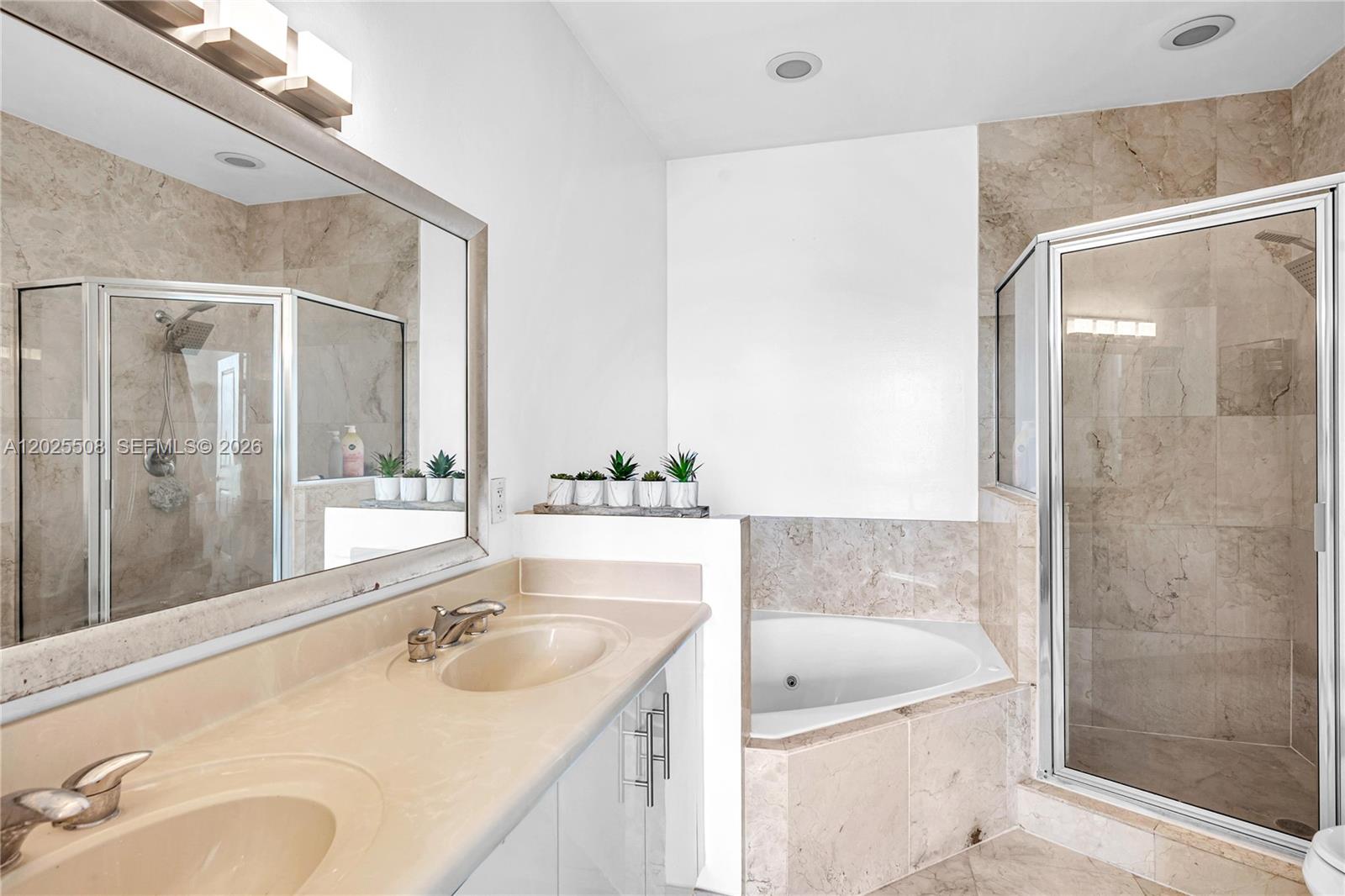 7900 Harbor Island Dr #PH14, North Bay Village FL 33141