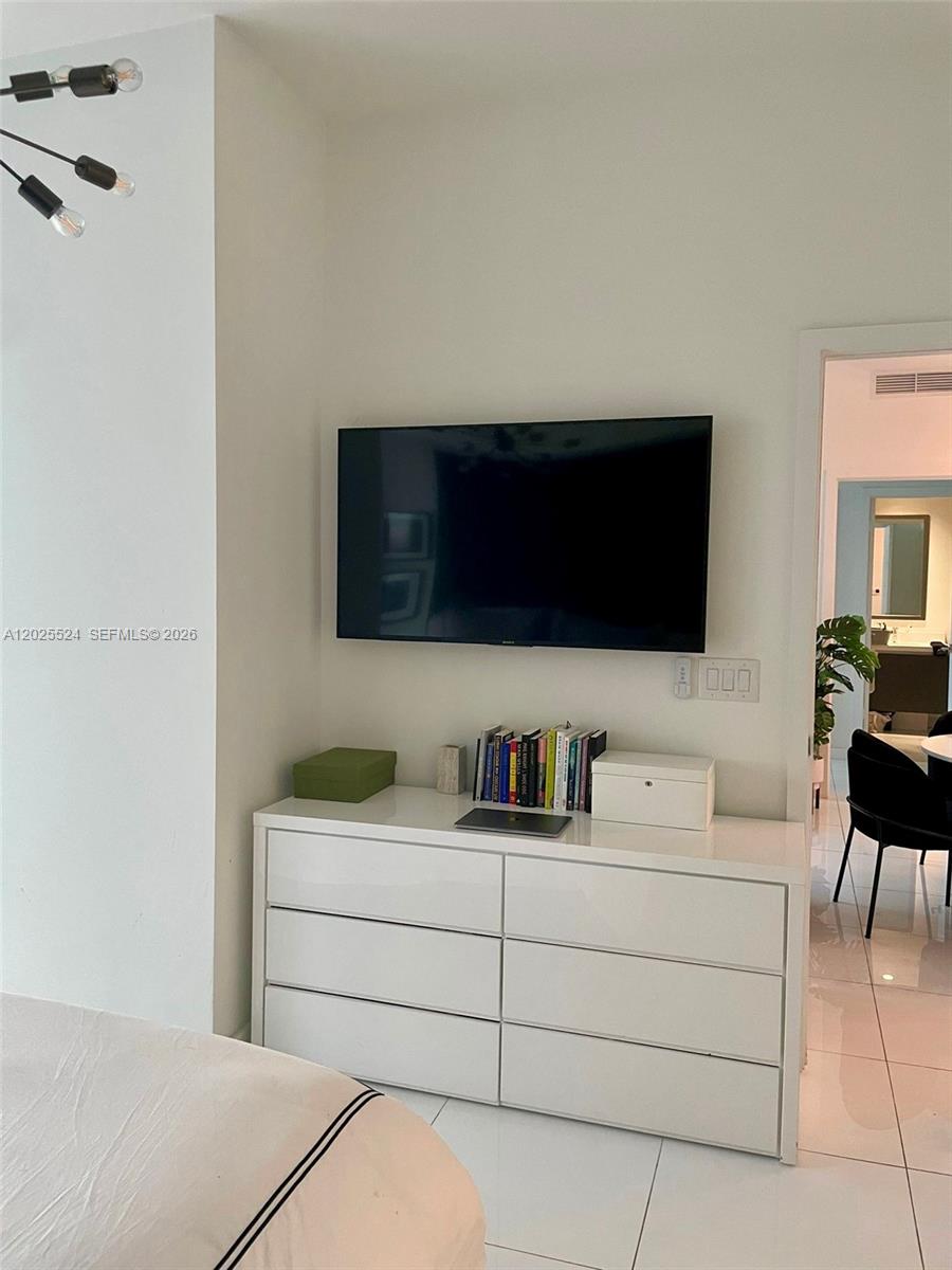 851 NE 1st Ave #1808, Miami FL 33132