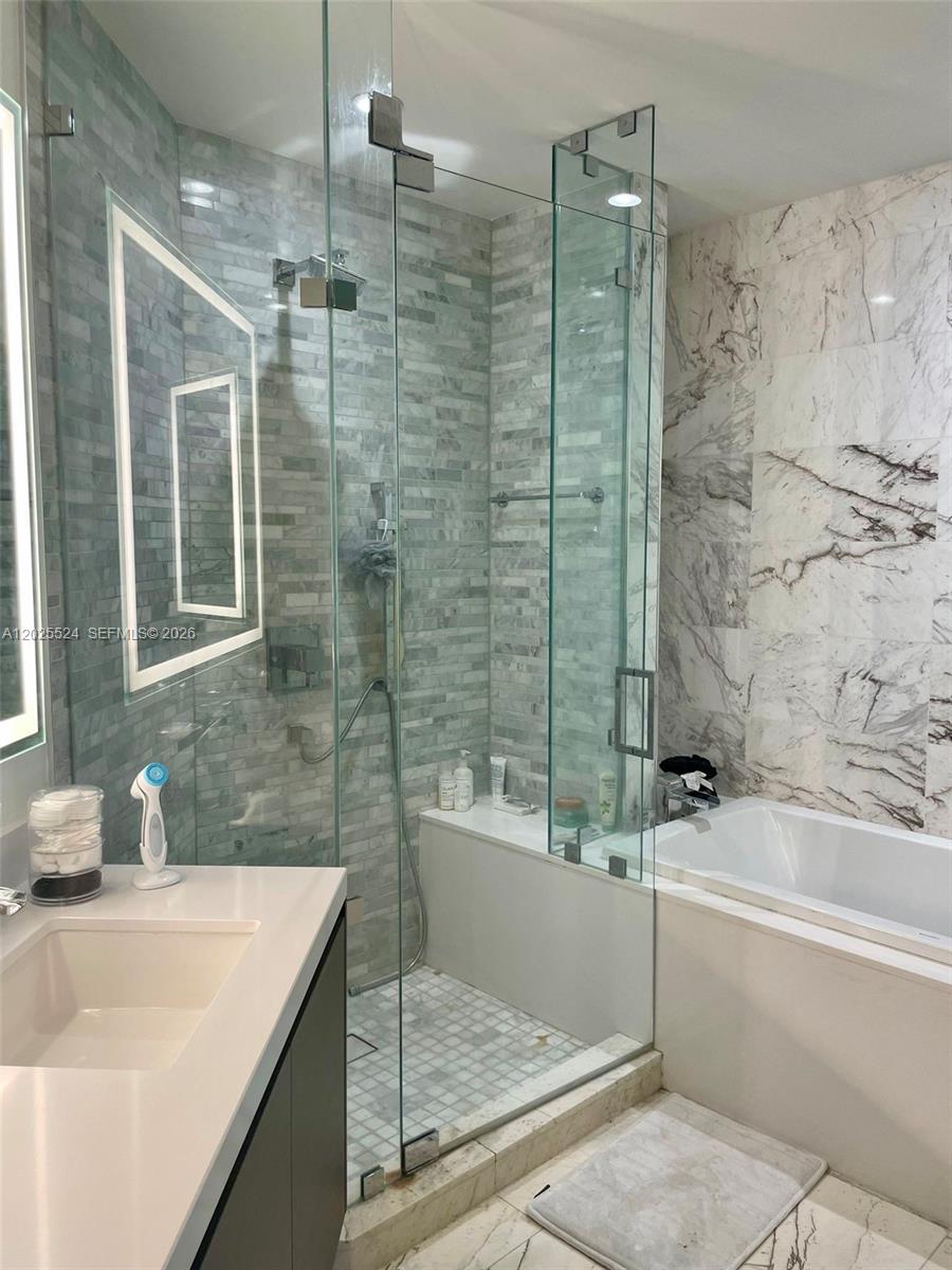 851 NE 1st Ave #1808, Miami FL 33132