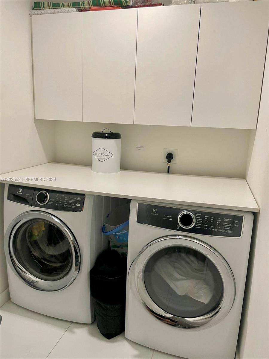 851 NE 1st Ave #1808, Miami FL 33132