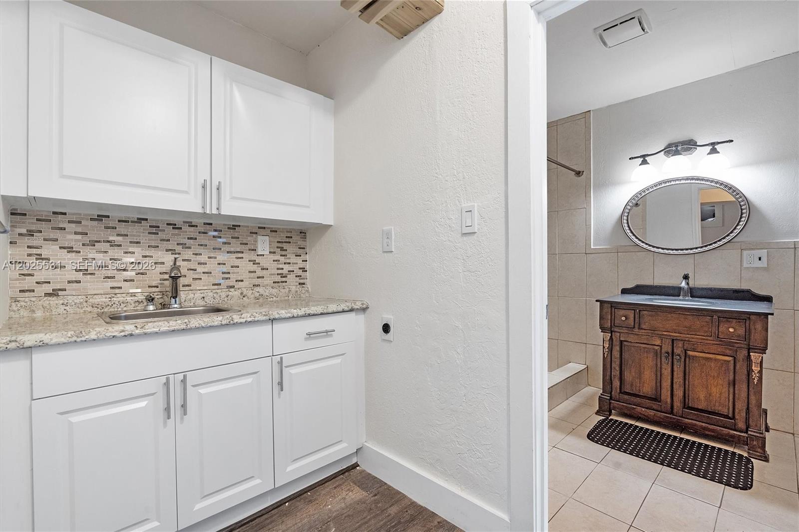 3951 SW 2nd #3951, Miami FL 33134