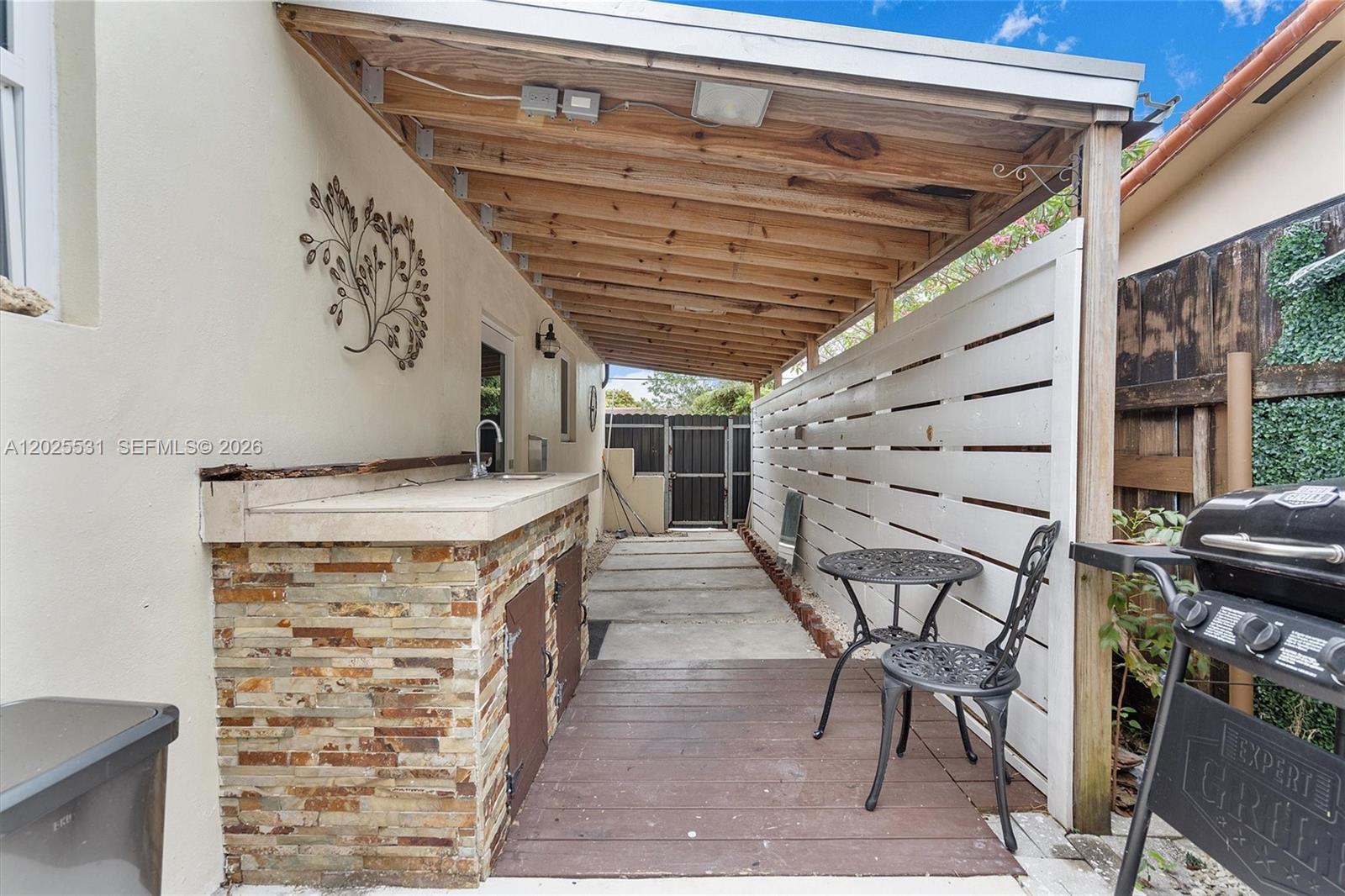 3951 SW 2nd #3951, Miami FL 33134