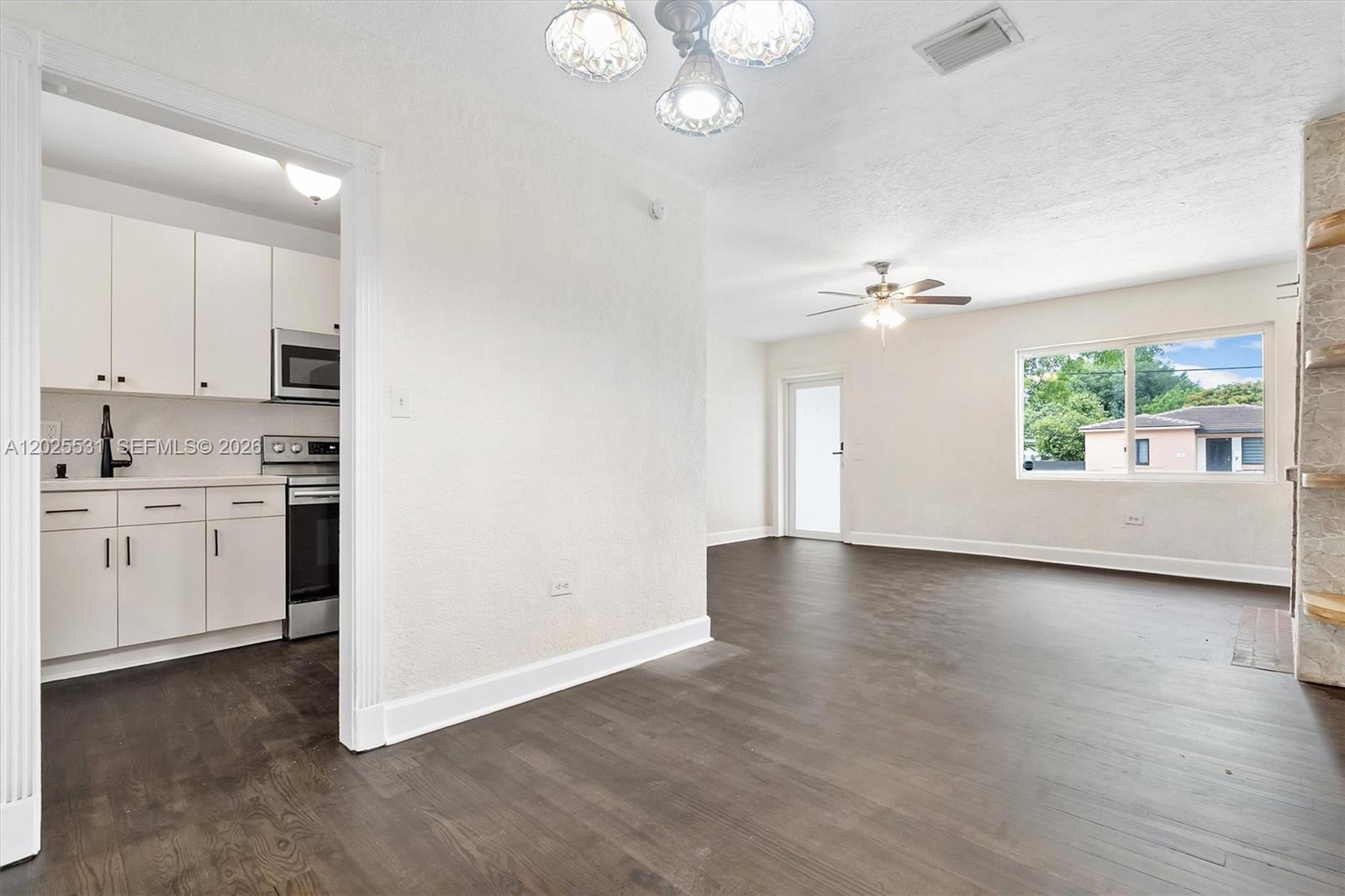 3951 SW 2nd #3951, Miami FL 33134