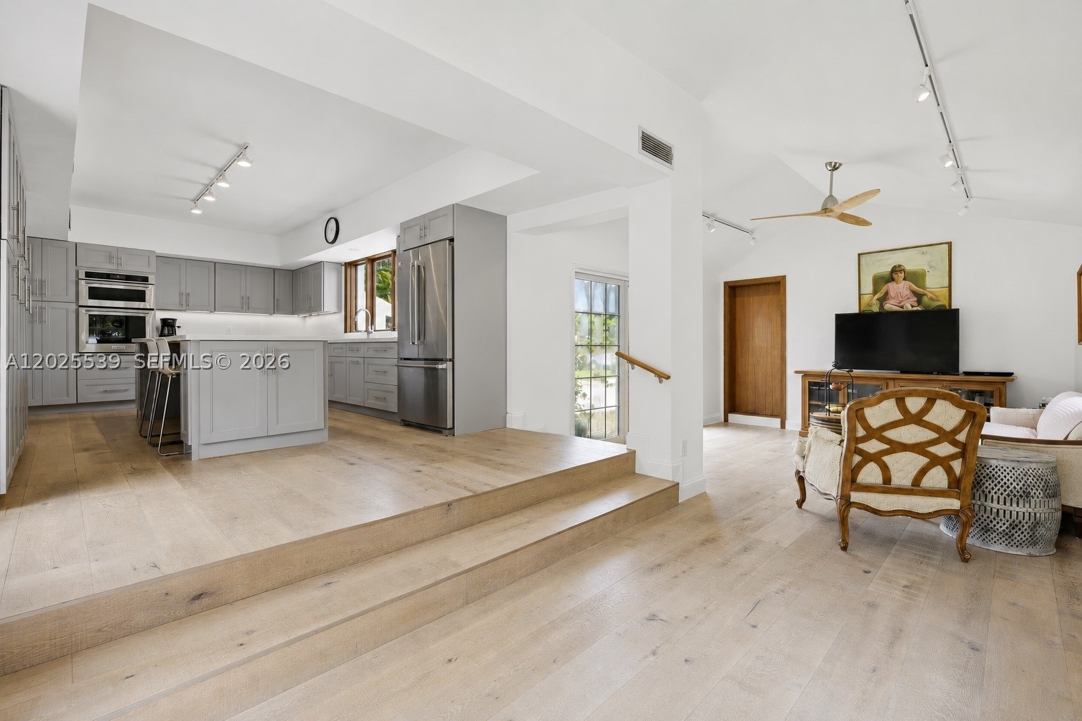 2535 Sunset Dr, Miami Beach FL 33140